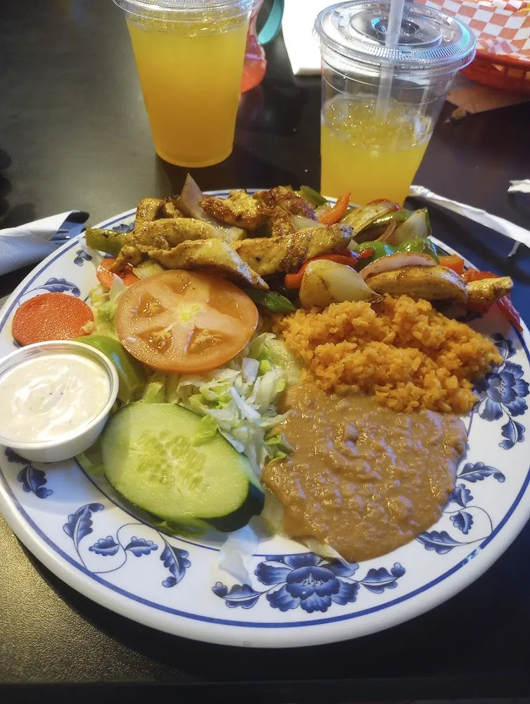 Fajitas Con Acompañamiento Variado
